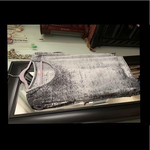 ✨BDG top; sized medium✨